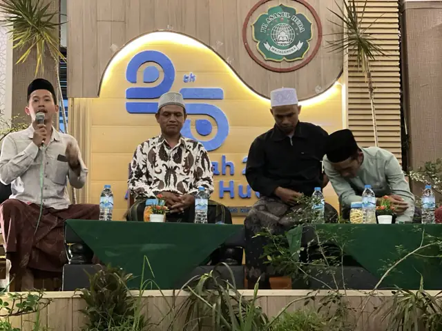 Alumni Sharing di panggung Harlah 25